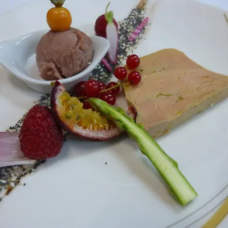 Hotel La Cle Des Champs 3*